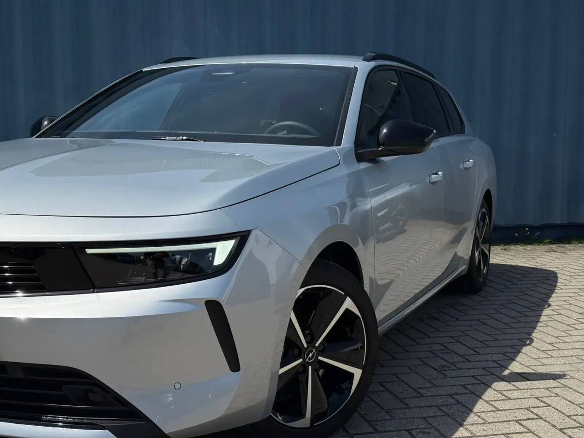 1.2 Turbo Hybrid Business Edition Trekhaak afneembaar | Keyless | Achteruitrij camera | Adeptieve cruise control | Stoelverwarming | AGR Comfort stoelen | Apple carplay & Android auto