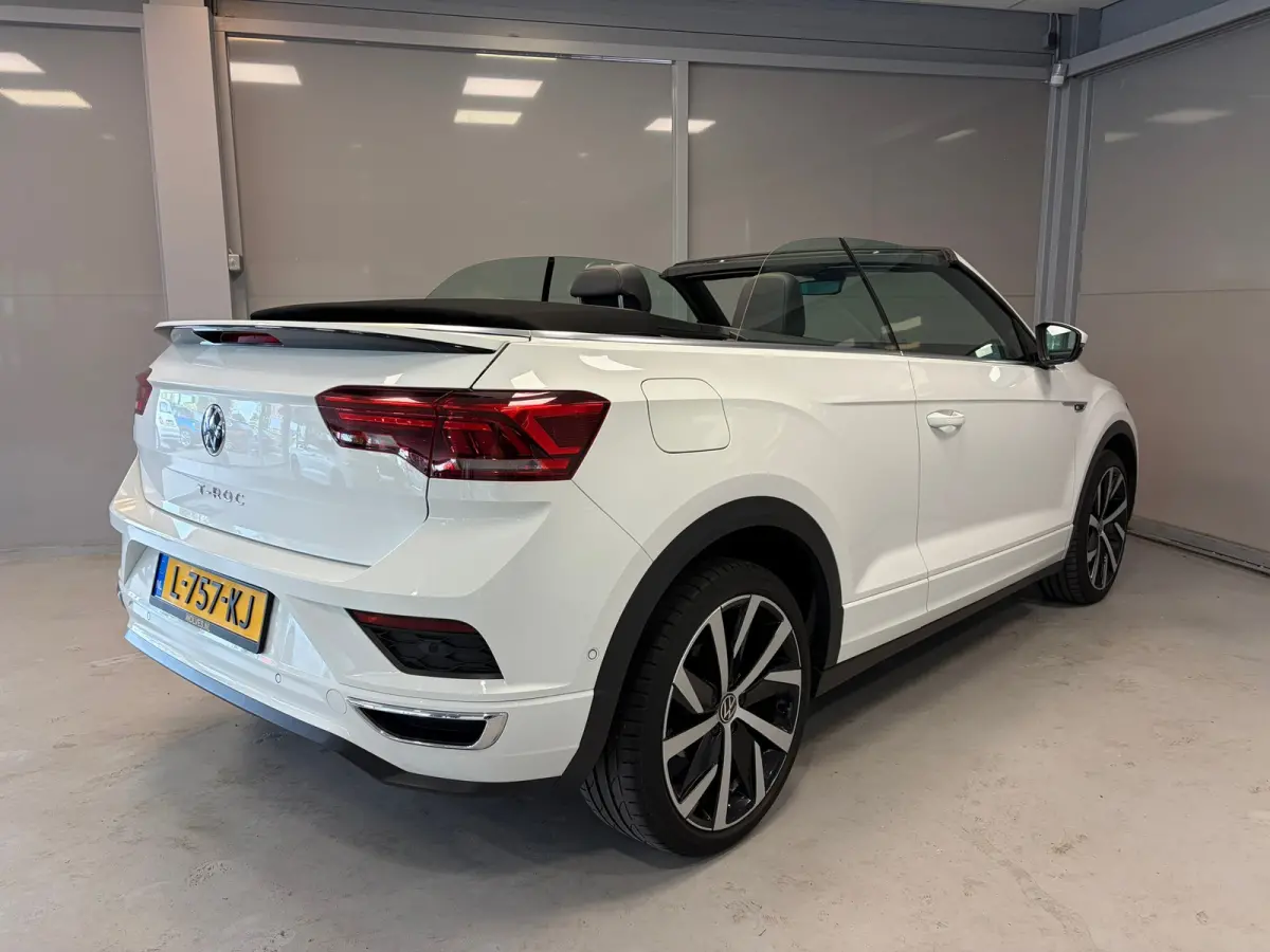 R-Line 1.5TSi DSG | Navigatie | Camera | 19" BI-color velgen | 2x R-line |