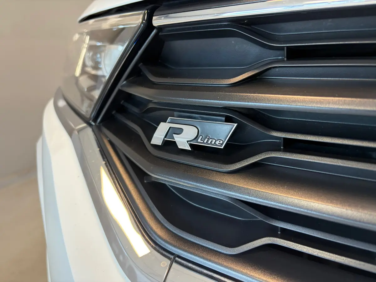 R-Line 1.5TSi DSG | Navigatie | Camera | 19" BI-color velgen | 2x R-line |