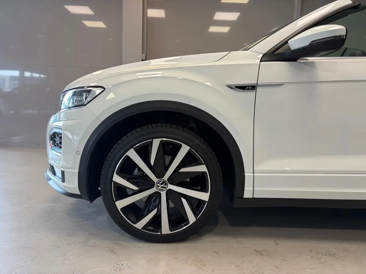 R-Line 1.5TSi DSG | Navigatie | Camera | 19" BI-color velgen | 2x R-line |