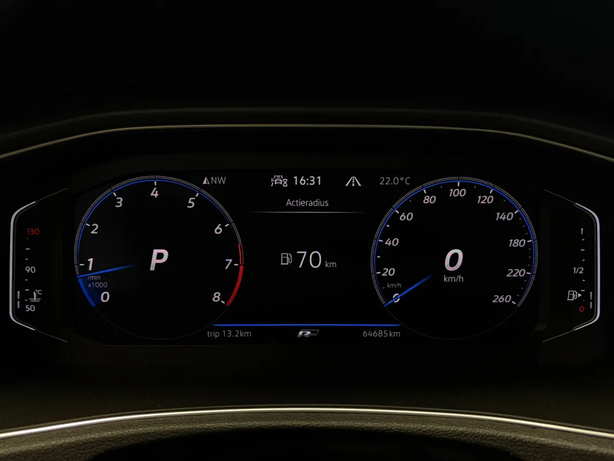 R-Line 1.5TSi DSG | Navigatie | Camera | 19" BI-color velgen | 2x R-line |