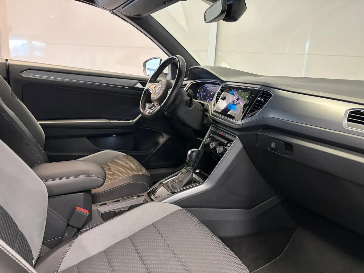 R-Line 1.5TSi DSG | Navigatie | Camera | 19" BI-color velgen | 2x R-line |