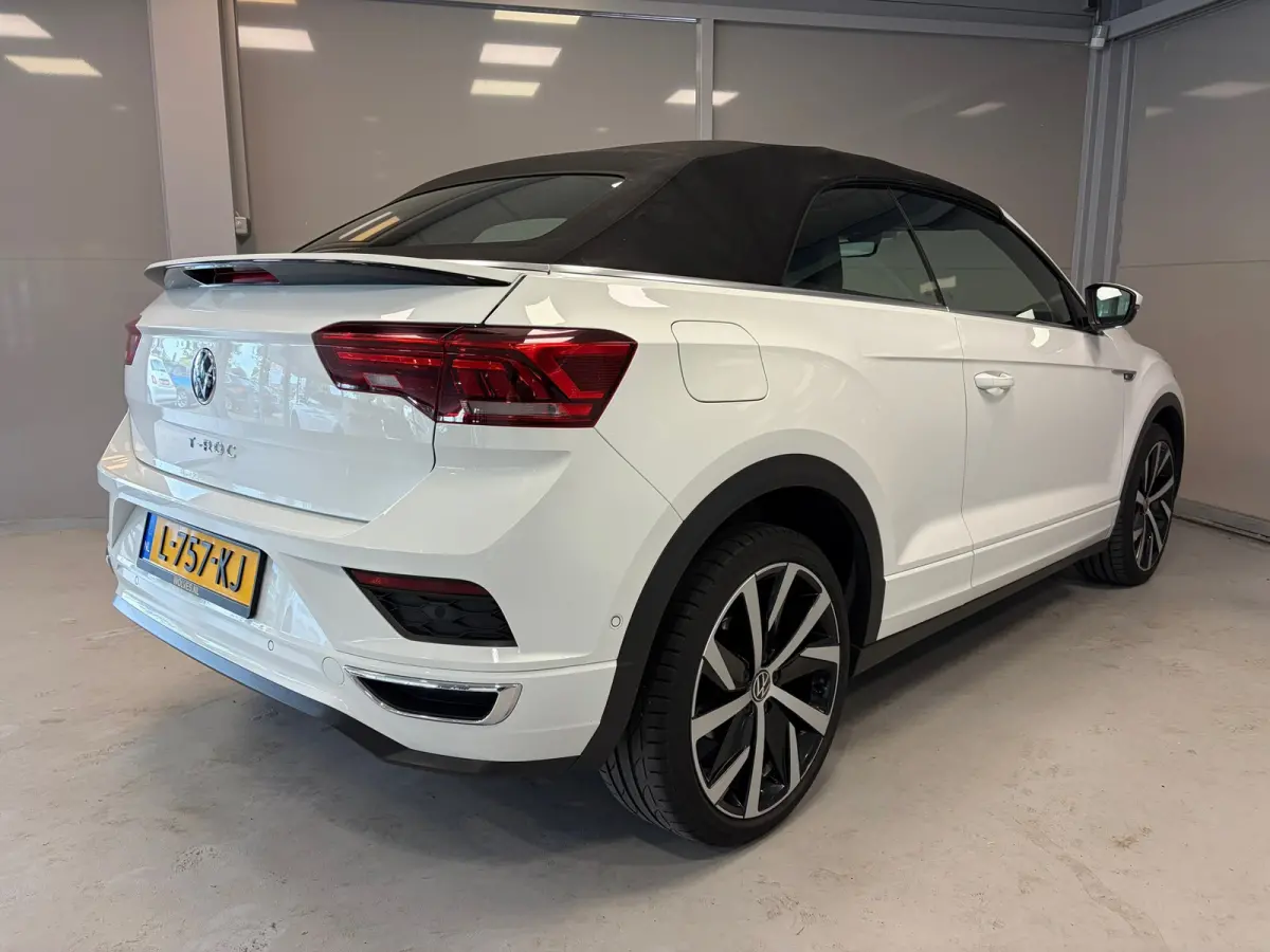 R-Line 1.5TSi DSG | Navigatie | Camera | 19" BI-color velgen | 2x R-line |