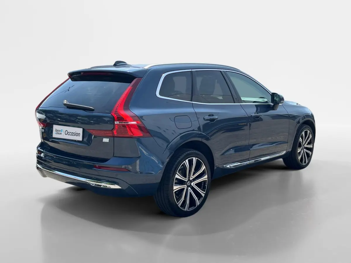 2.0 T8 Plug-in hybrid AWD Ultra Black Edition