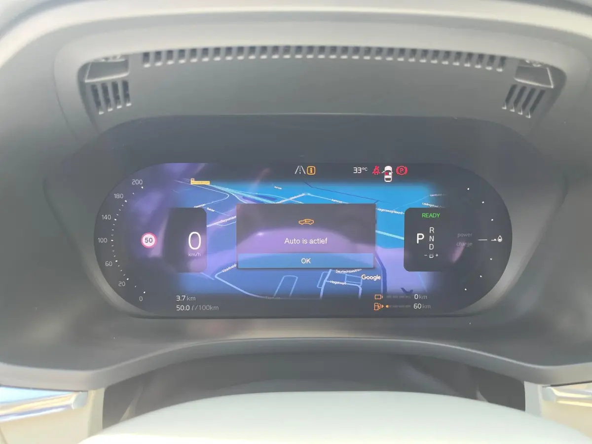 2.0 T8 Plug-in hybrid AWD Ultra Black Edition