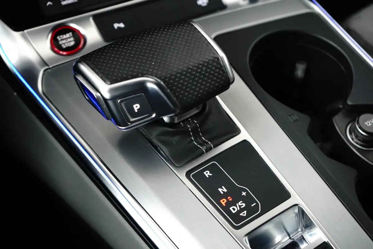 S6 TDI quattro 350pk V6 | Dealer onderhouden | Trekhaak uitklapbaar | 21 inch | Elektrische achterklep | Elektrische verstelbare voorstoelen | Luchtvering en automatische niveauregeling