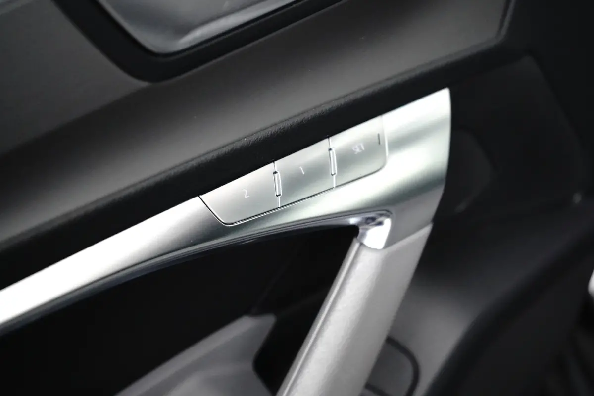 S6 TDI quattro 350pk V6 | Dealer onderhouden | Trekhaak uitklapbaar | 21 inch | Elektrische achterklep | Elektrische verstelbare voorstoelen | Luchtvering en automatische niveauregeling