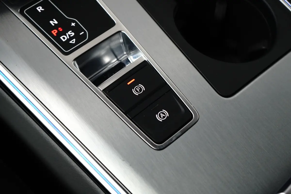 S6 TDI quattro 350pk V6 | Dealer onderhouden | Trekhaak uitklapbaar | 21 inch | Elektrische achterklep | Elektrische verstelbare voorstoelen | Luchtvering en automatische niveauregeling