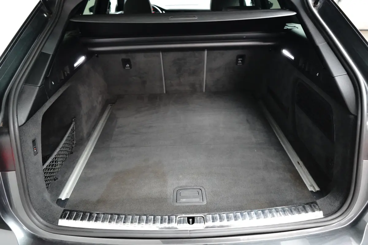 S6 TDI quattro 350pk V6 | Dealer onderhouden | Trekhaak uitklapbaar | 21 inch | Elektrische achterklep | Elektrische verstelbare voorstoelen | Luchtvering en automatische niveauregeling