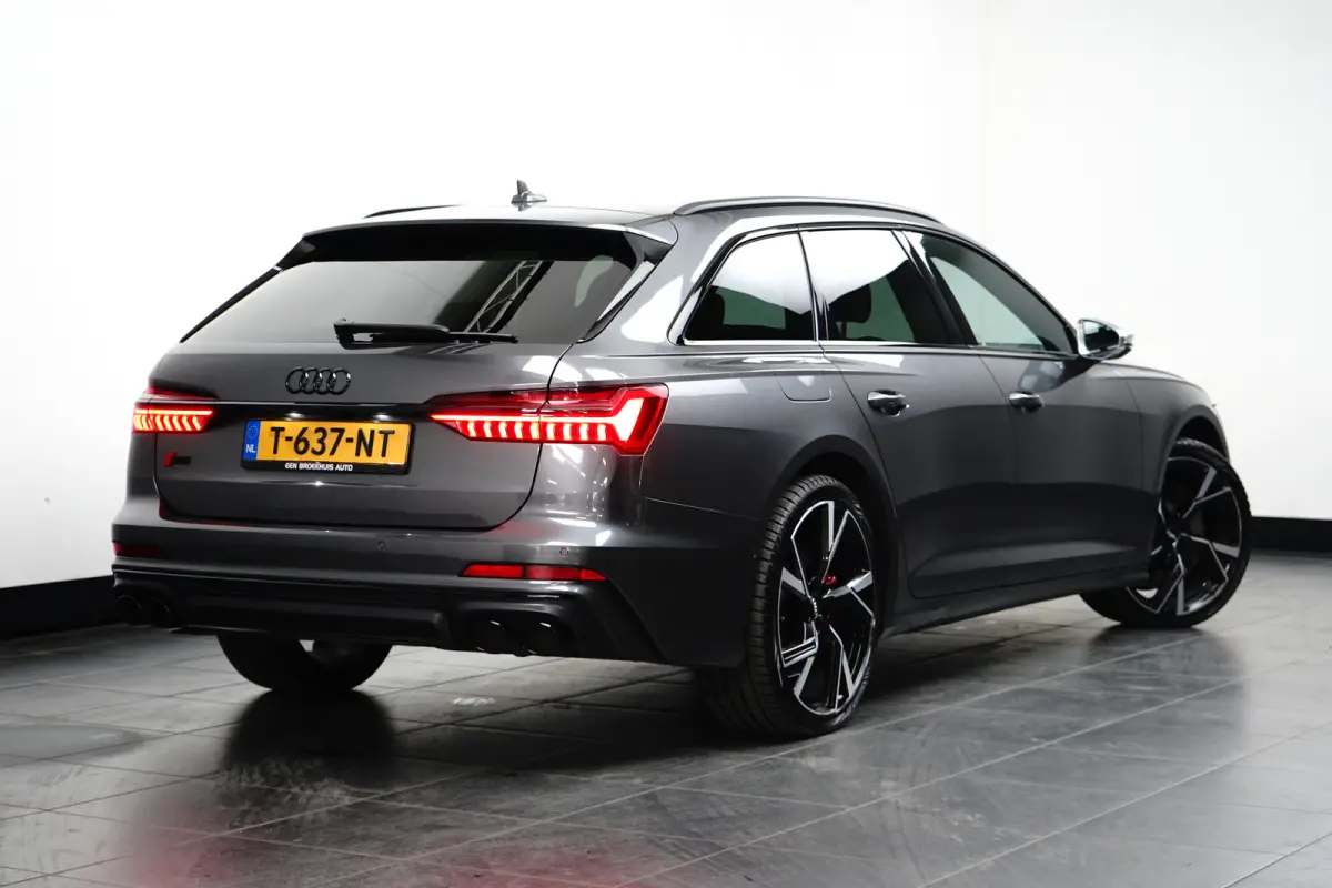 S6 TDI quattro 350pk V6 | Dealer onderhouden | Trekhaak uitklapbaar | 21 inch | Elektrische achterklep | Elektrische verstelbare voorstoelen | Luchtvering en automatische niveauregeling