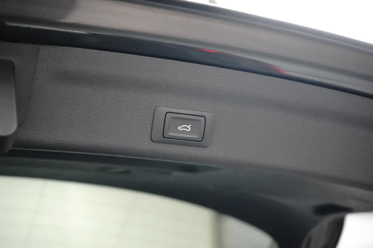 S6 TDI quattro 350pk V6 | Dealer onderhouden | Trekhaak uitklapbaar | 21 inch | Elektrische achterklep | Elektrische verstelbare voorstoelen | Luchtvering en automatische niveauregeling