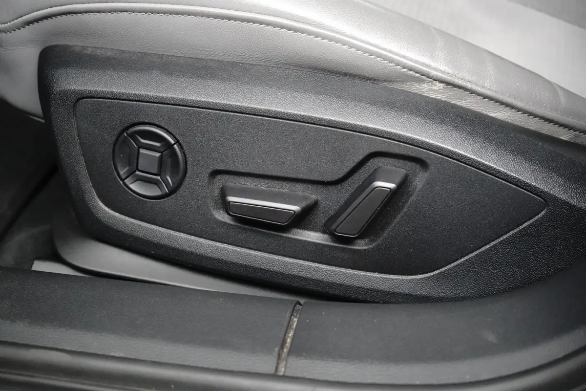 S6 TDI quattro 350pk V6 | Dealer onderhouden | Trekhaak uitklapbaar | 21 inch | Elektrische achterklep | Elektrische verstelbare voorstoelen | Luchtvering en automatische niveauregeling