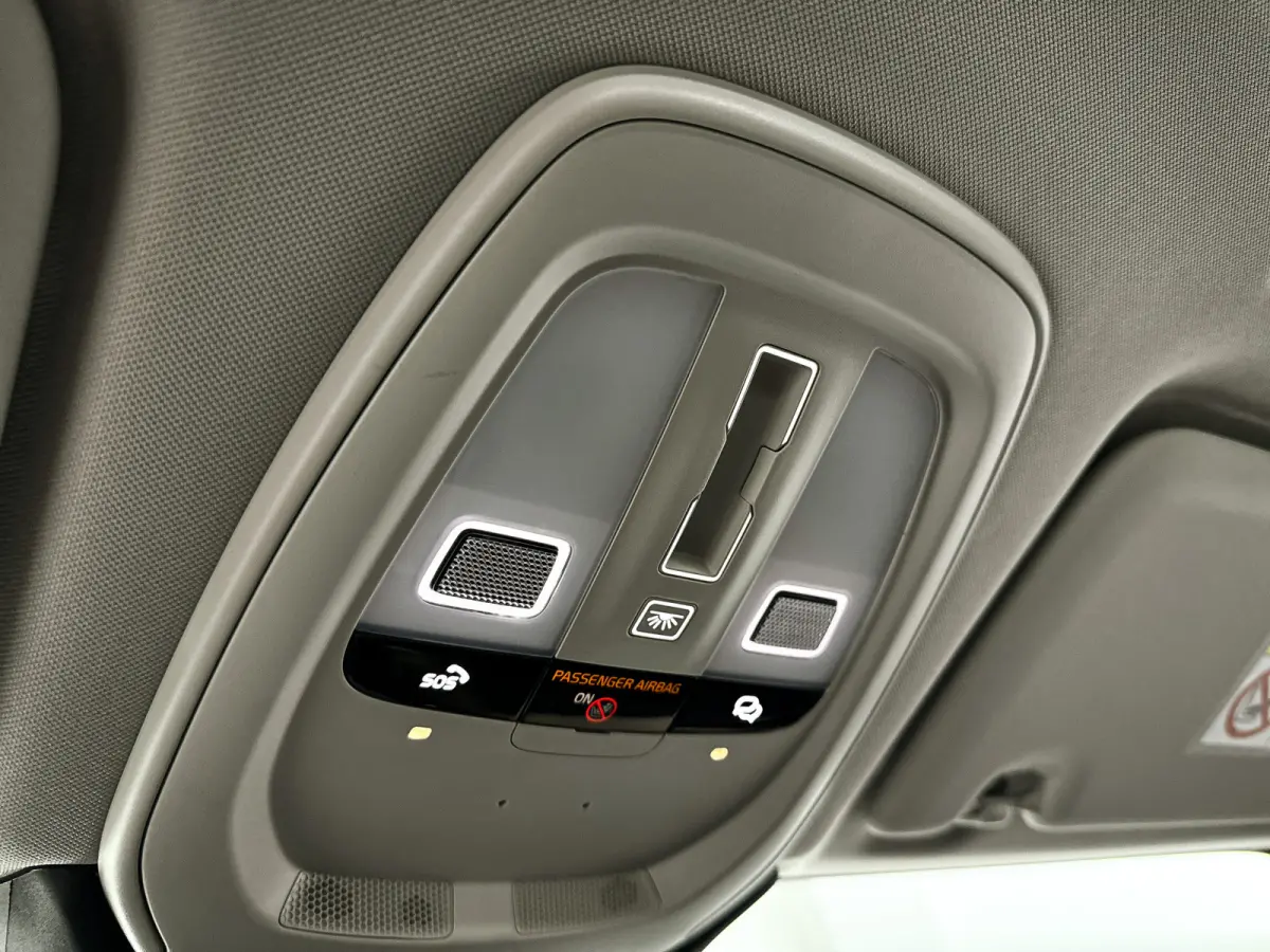 T6 Plug-in hybrid AWD Ultra Dark | SOH 100% | Panoramadak | 360° camera | Harman Kardon | Head-up Display | Stoel- en Stuurverwarming | Trekhaak