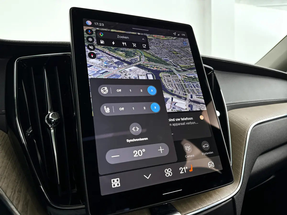 T6 Plug-in hybrid AWD Ultra Dark | SOH 100% | Panoramadak | 360° camera | Harman Kardon | Head-up Display | Stoel- en Stuurverwarming | Trekhaak