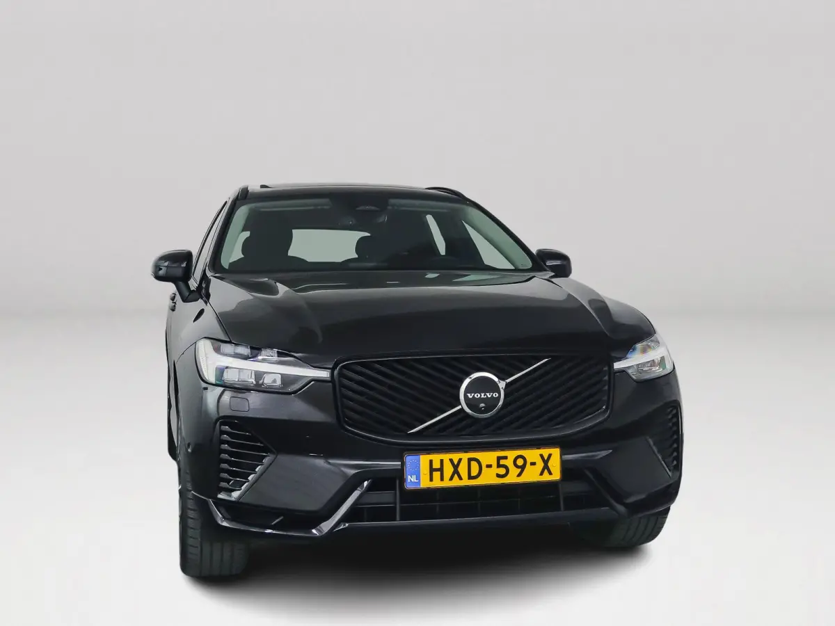 T6 Plug-in hybrid AWD Ultra Dark | SOH 100% | Panoramadak | 360° camera | Harman Kardon | Head-up Display | Stoel- en Stuurverwarming | Trekhaak