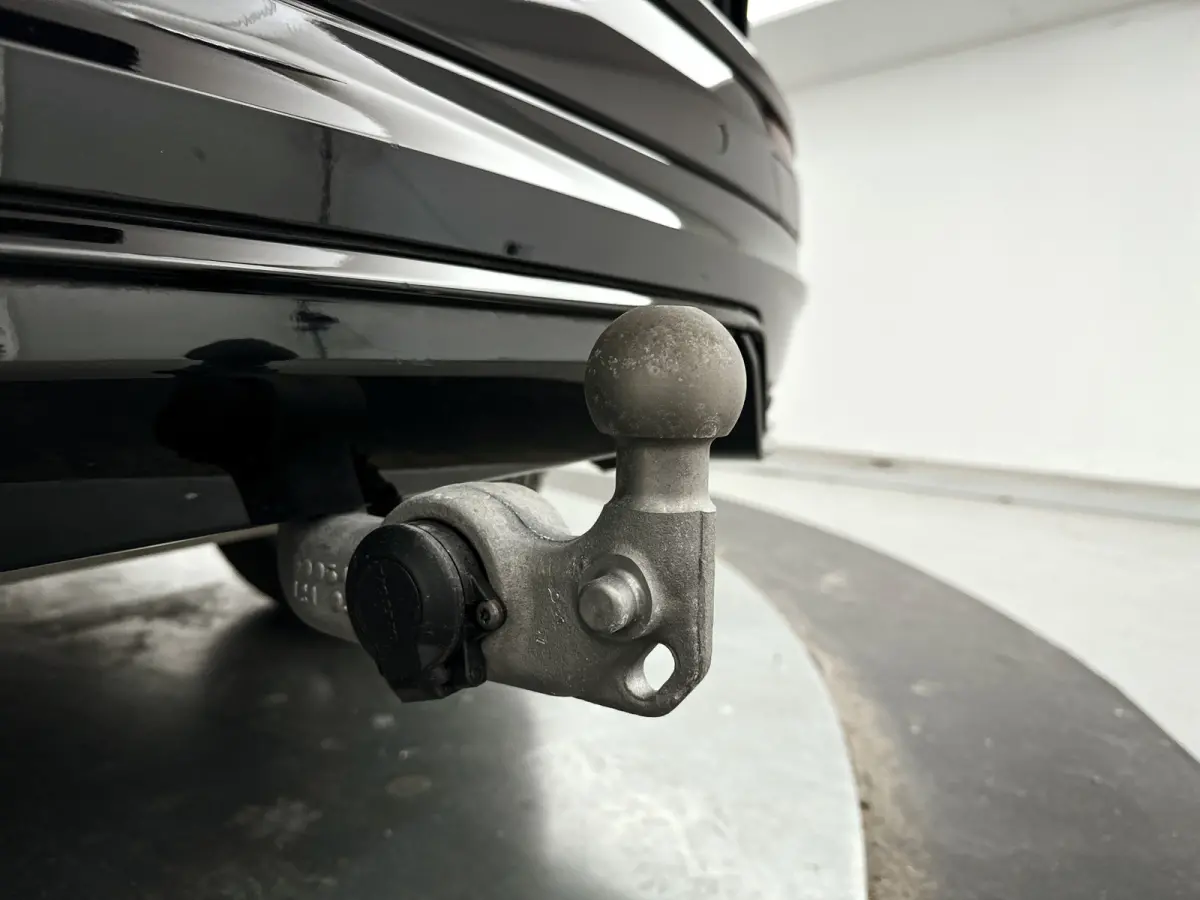 T6 Plug-in hybrid AWD Ultra Dark | SOH 100% | Panoramadak | 360° camera | Harman Kardon | Head-up Display | Stoel- en Stuurverwarming | Trekhaak