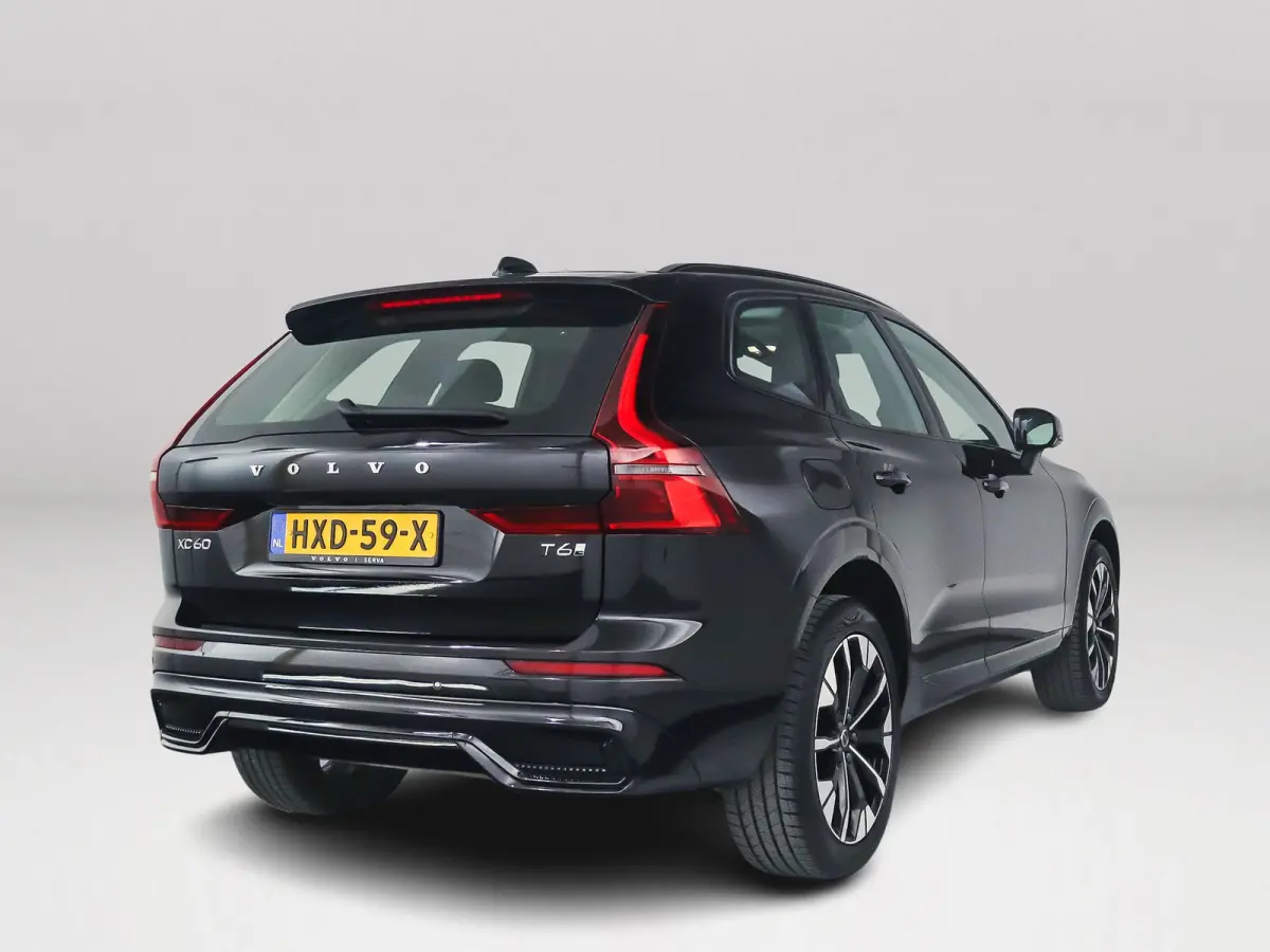 T6 Plug-in hybrid AWD Ultra Dark | SOH 100% | Panoramadak | 360° camera | Harman Kardon | Head-up Display | Stoel- en Stuurverwarming | Trekhaak