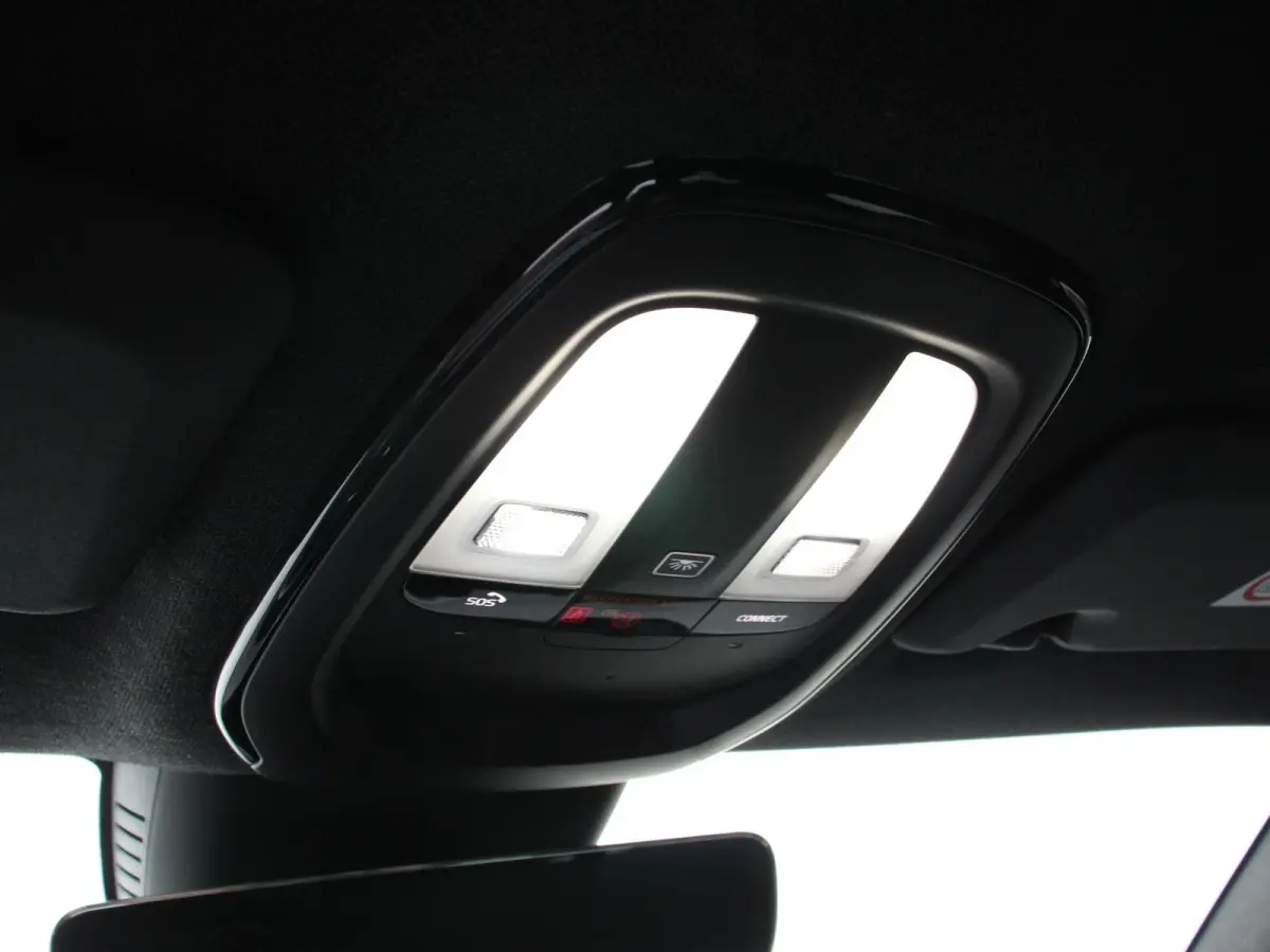 Standard Range Single Motor 69 kWh DEMO ! 360* Camera Dab Led Verwarmde voorstoelen Navigatie Apple Carplay/Android Auto Climate Control Parkeer sensoren Panoramadak Keyless Stuurverwarming