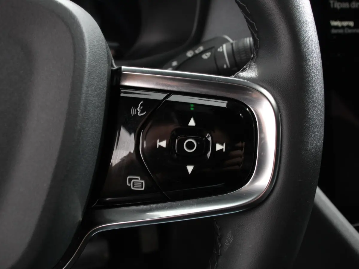 Standard Range Single Motor 69 kWh DEMO ! 360* Camera Dab Led Verwarmde voorstoelen Navigatie Apple Carplay/Android Auto Climate Control Parkeer sensoren Panoramadak Keyless Stuurverwarming