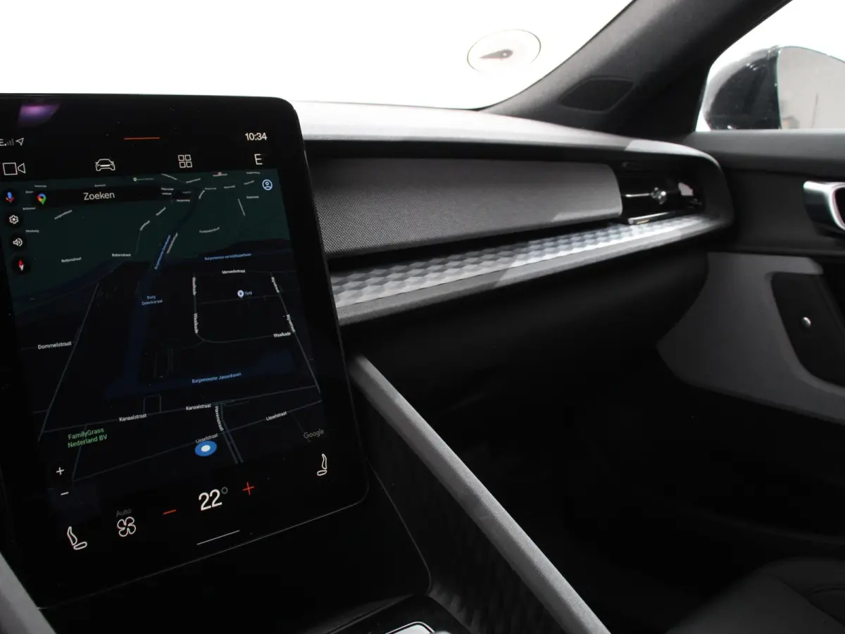 Standard Range Single Motor 69 kWh DEMO ! 360* Camera Dab Led Verwarmde voorstoelen Navigatie Apple Carplay/Android Auto Climate Control Parkeer sensoren Panoramadak Keyless Stuurverwarming