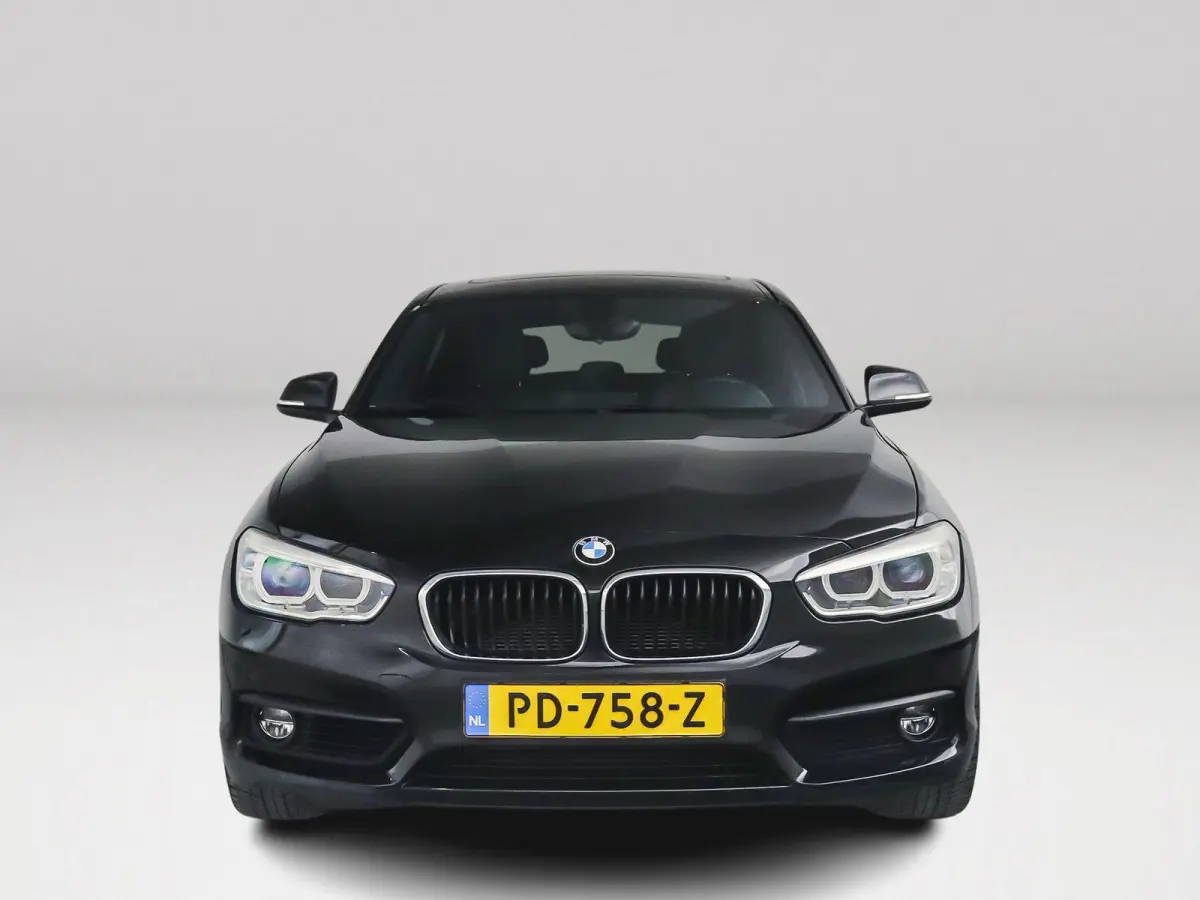 118i Aut. Corporate Lease High Executive | Schuif-/kanteldak