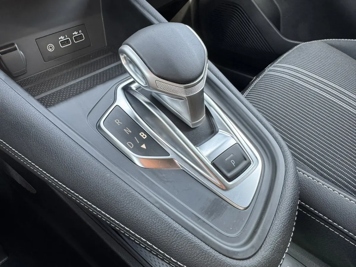 1.6 E-Tech Hybrid 145 E-tech Engineered Camera Navi Carplay Stoel/Stuurverw