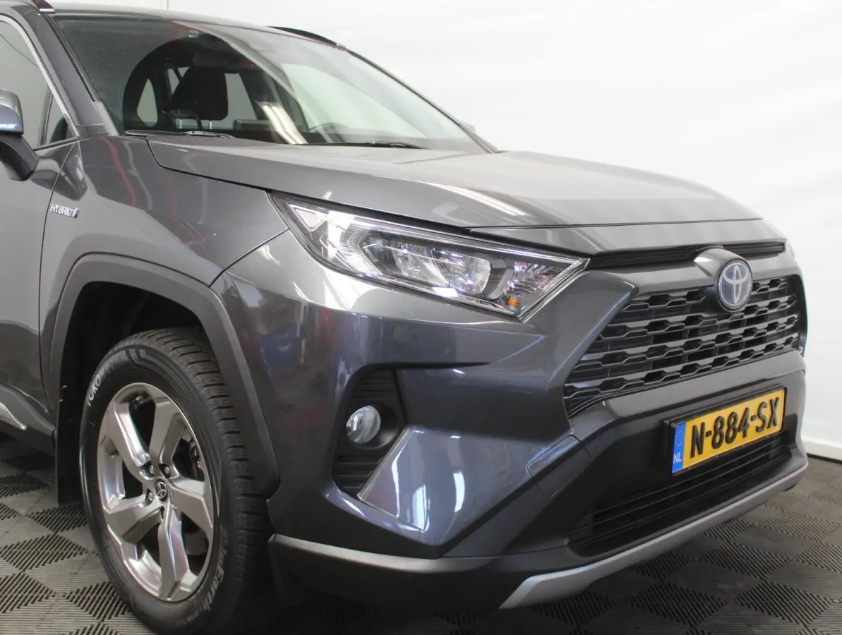 2.5 Hybrid Dynamic CLIMATE | ADAPCRUISE | NAVI | CARPLAY | DAB | LED | CAMERA | ELECAKLEP | LMV18