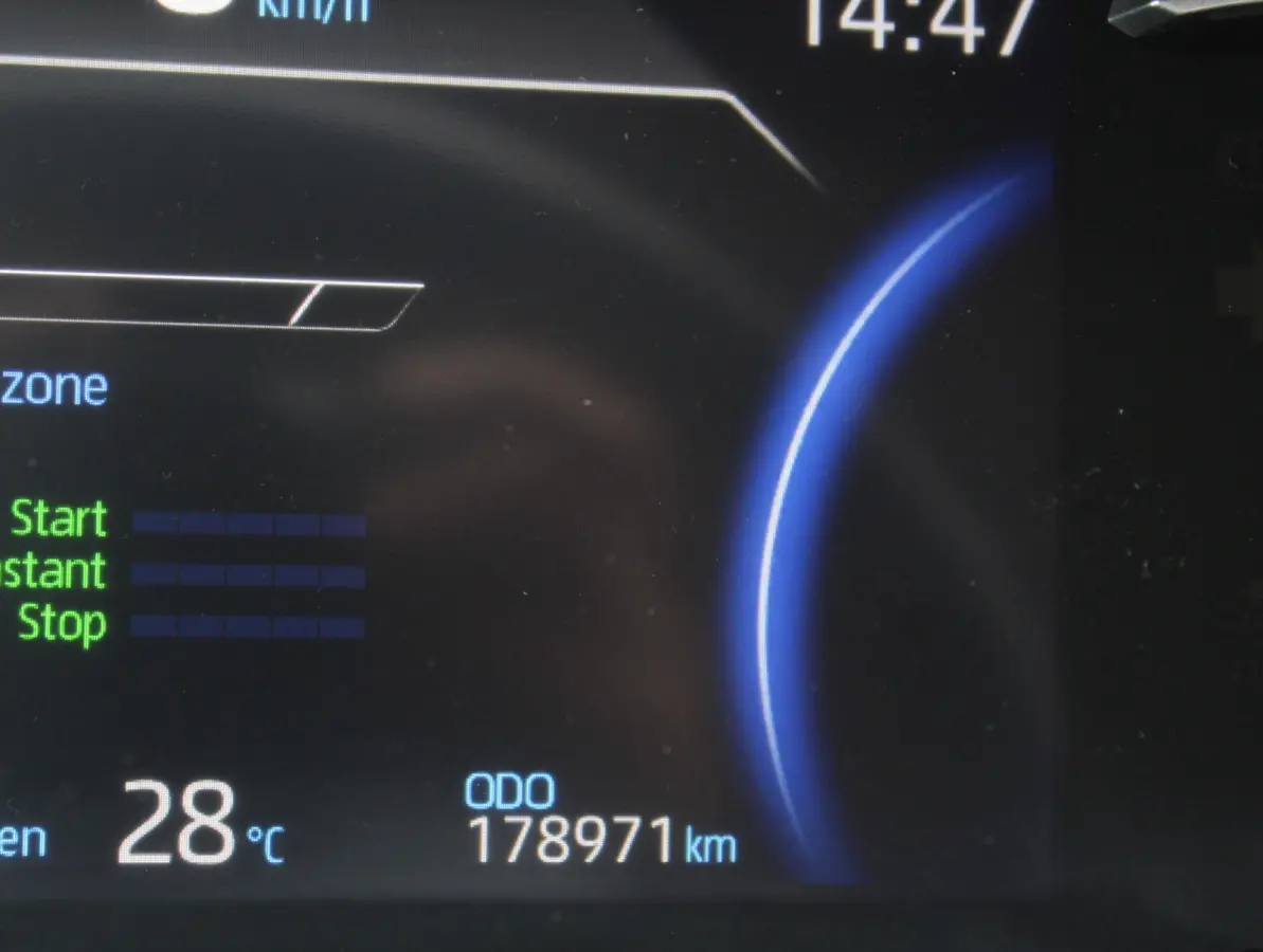 2.5 Hybrid Dynamic CLIMATE | ADAPCRUISE | NAVI | CARPLAY | DAB | LED | CAMERA | ELECAKLEP | LMV18