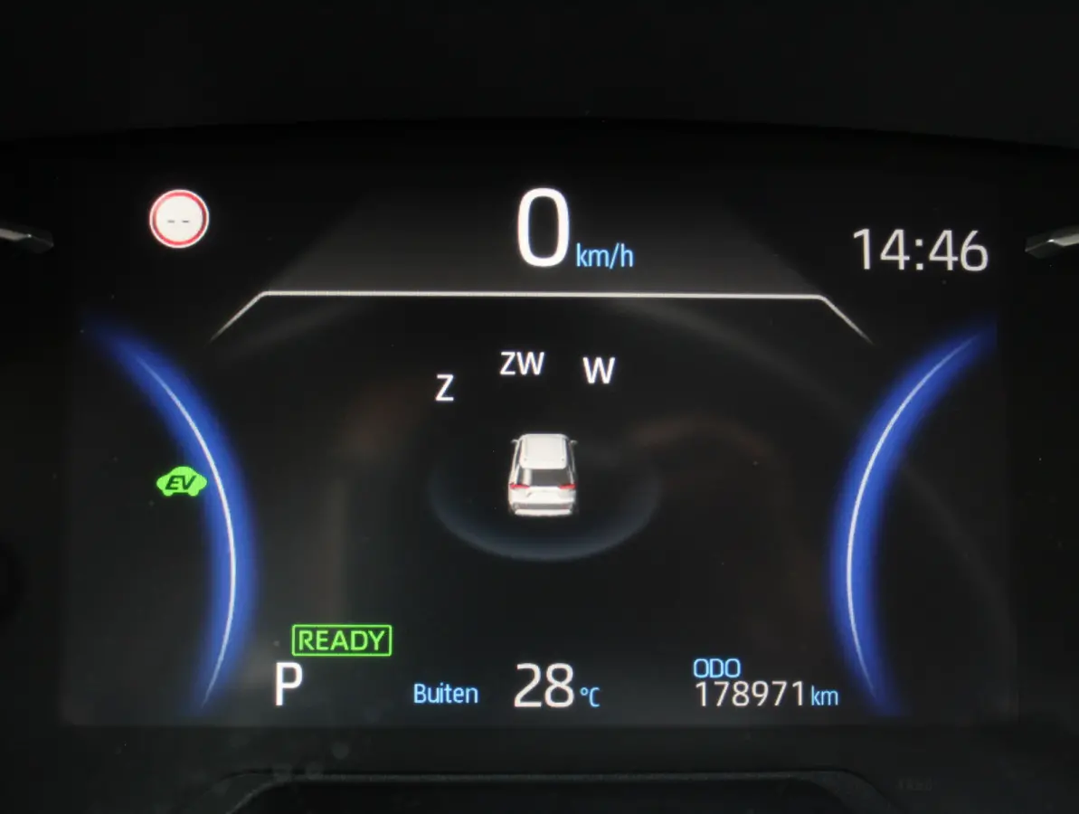2.5 Hybrid Dynamic CLIMATE | ADAPCRUISE | NAVI | CARPLAY | DAB | LED | CAMERA | ELECAKLEP | LMV18