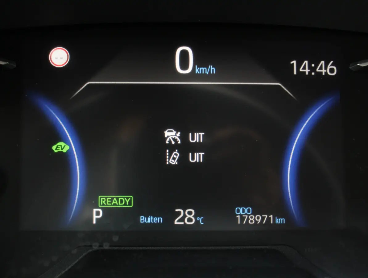 2.5 Hybrid Dynamic CLIMATE | ADAPCRUISE | NAVI | CARPLAY | DAB | LED | CAMERA | ELECAKLEP | LMV18