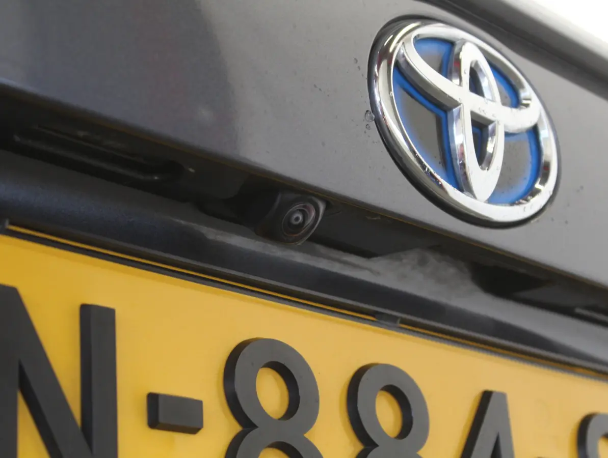 2.5 Hybrid Dynamic CLIMATE | ADAPCRUISE | NAVI | CARPLAY | DAB | LED | CAMERA | ELECAKLEP | LMV18