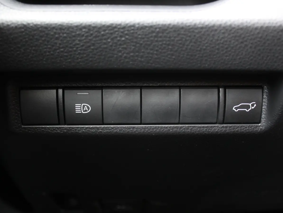 2.5 Hybrid Dynamic CLIMATE | ADAPCRUISE | NAVI | CARPLAY | DAB | LED | CAMERA | ELECAKLEP | LMV18