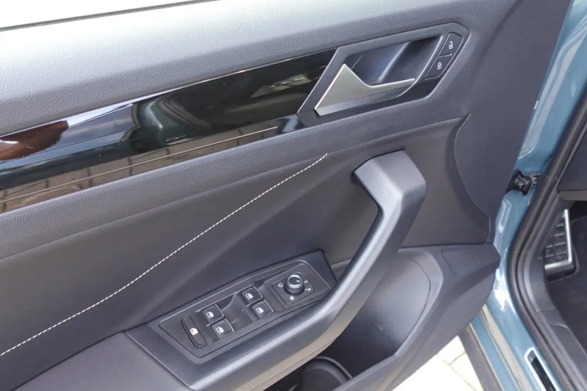 1.5 TSI R-Line Edition CAM PDC ACC
