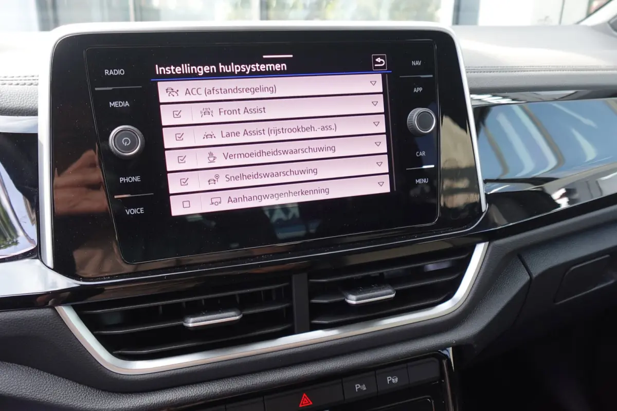 1.5 TSI R-Line Edition CAM PDC ACC