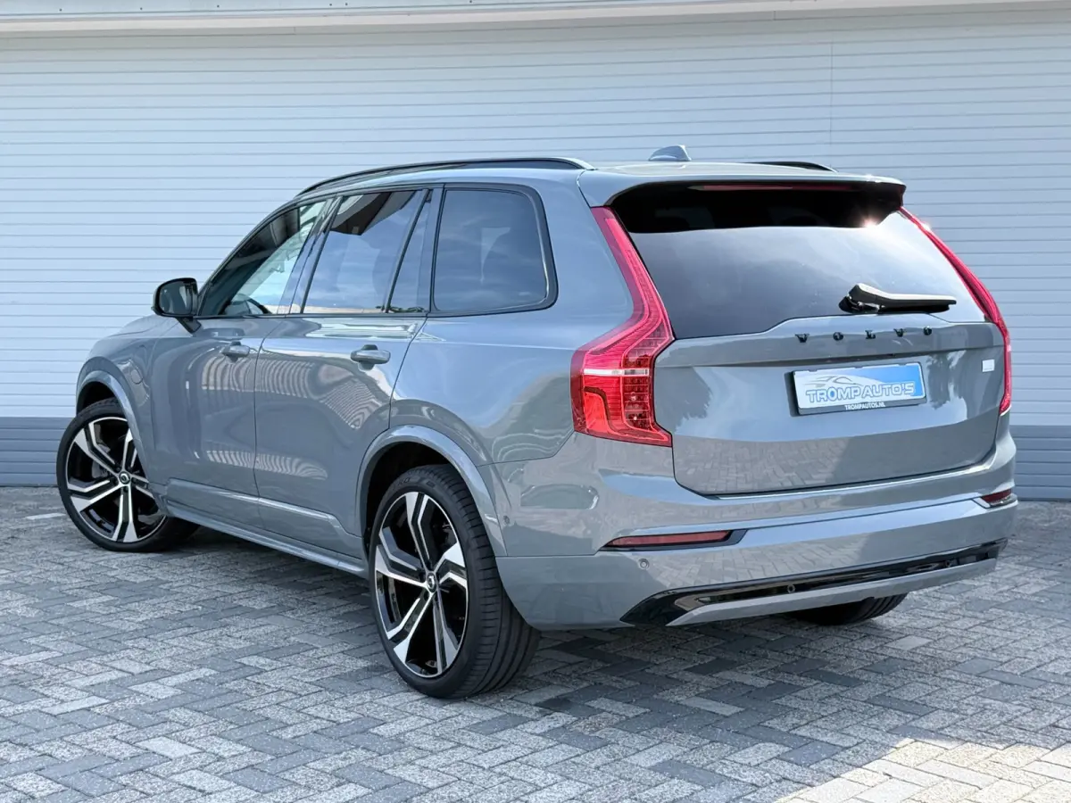 2.0 T8 Recharge AWD Ultimate Dark|LUCHTV.|B&W|PANO|T.HAAK|22 INCH|