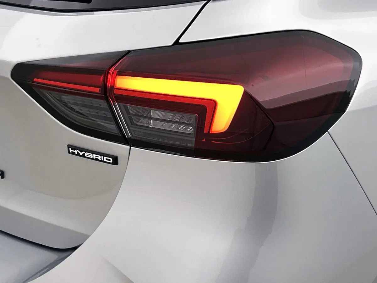 1.2 145pk Hybrid GS Automaat | Navigatie | Climate Control | Cruise Control | Camera | 16"LMV | Dodehoekdetectie | Keyless Entry/Start | Apple Carplay/Android Auto |