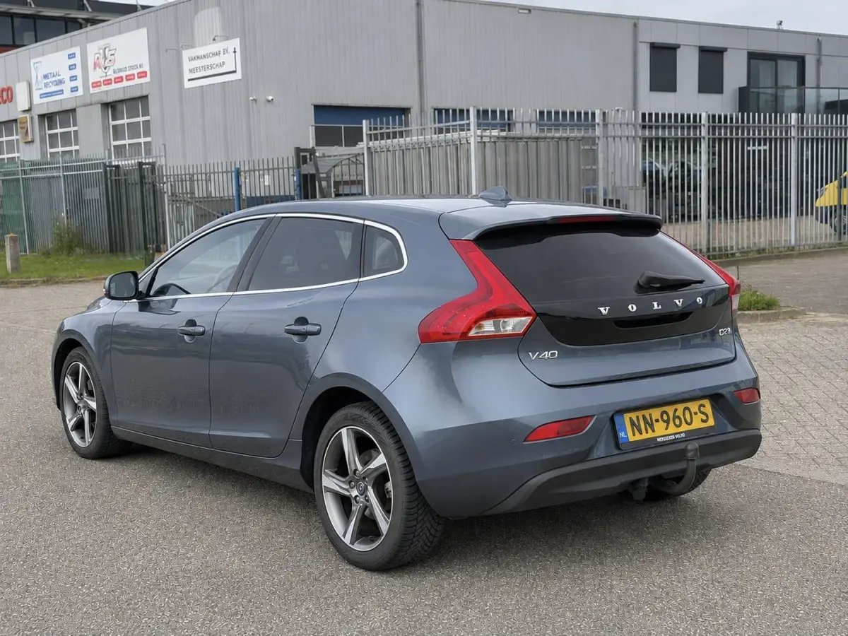 2.0 D2 Nordic+ 2017 Glazendak Keyless Navi Camera