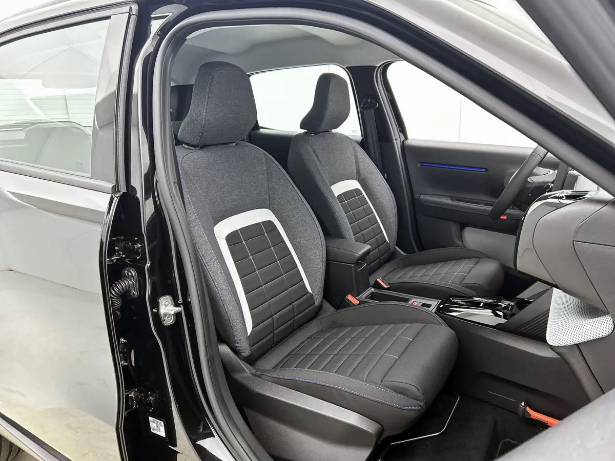 Plus 113pk Comfort Range 44 kWh | 8 JAAR GARANTIE | | Apple CarPlay/Android Auto | Camera | Comfortstoelen | Cruise Control | Climate Control |