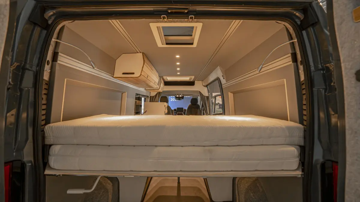 2.2 BlueHDi 140ok L2H2 3.3t | Van Jorn-Camper |
