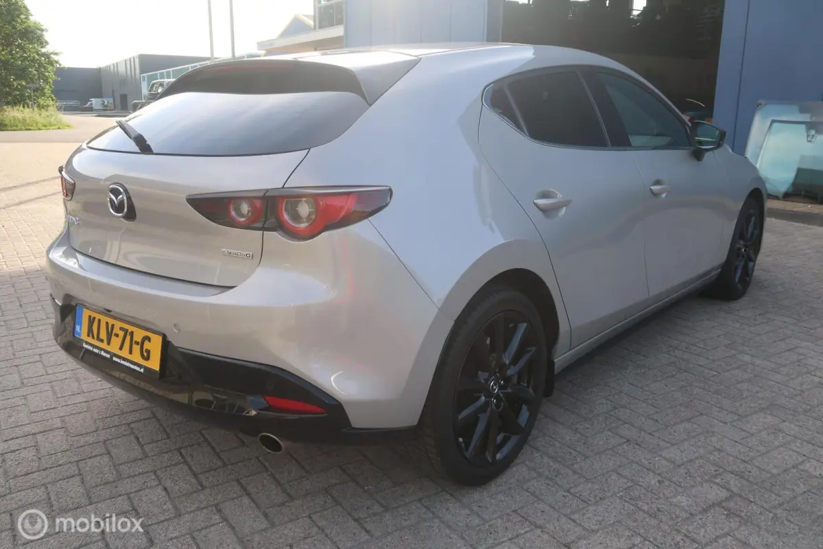 2.5 e-SkyActiv-G M Hybrid 140 Nagisa