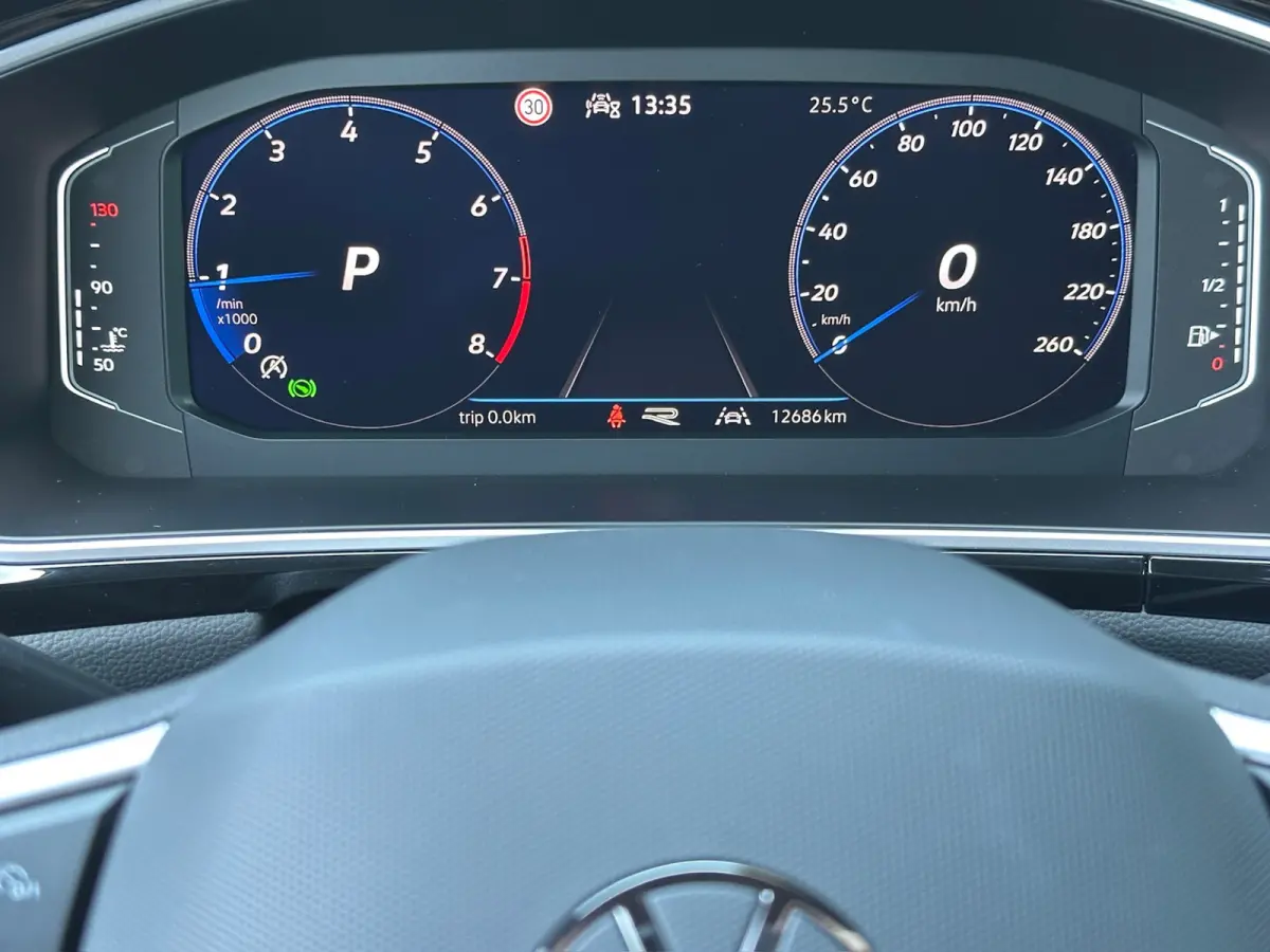 1.5 TSI 150pk DSG R-Line | Camera | Keyless | Elek. Achterklep | Dode hoek | Rijklaar incl. 1 jaar Bovag garantie