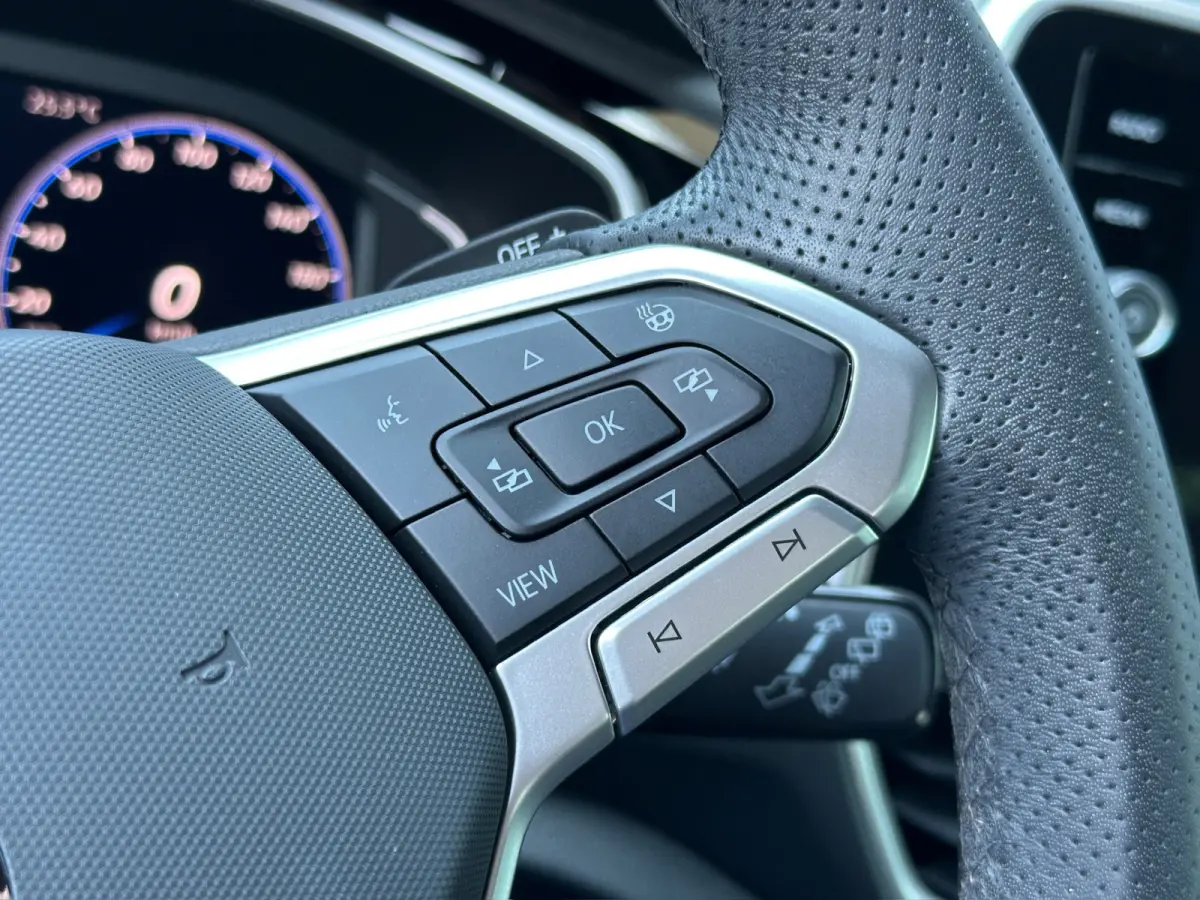 1.5 TSI 150pk DSG R-Line | Camera | Keyless | Elek. Achterklep | Dode hoek | Rijklaar incl. 1 jaar Bovag garantie