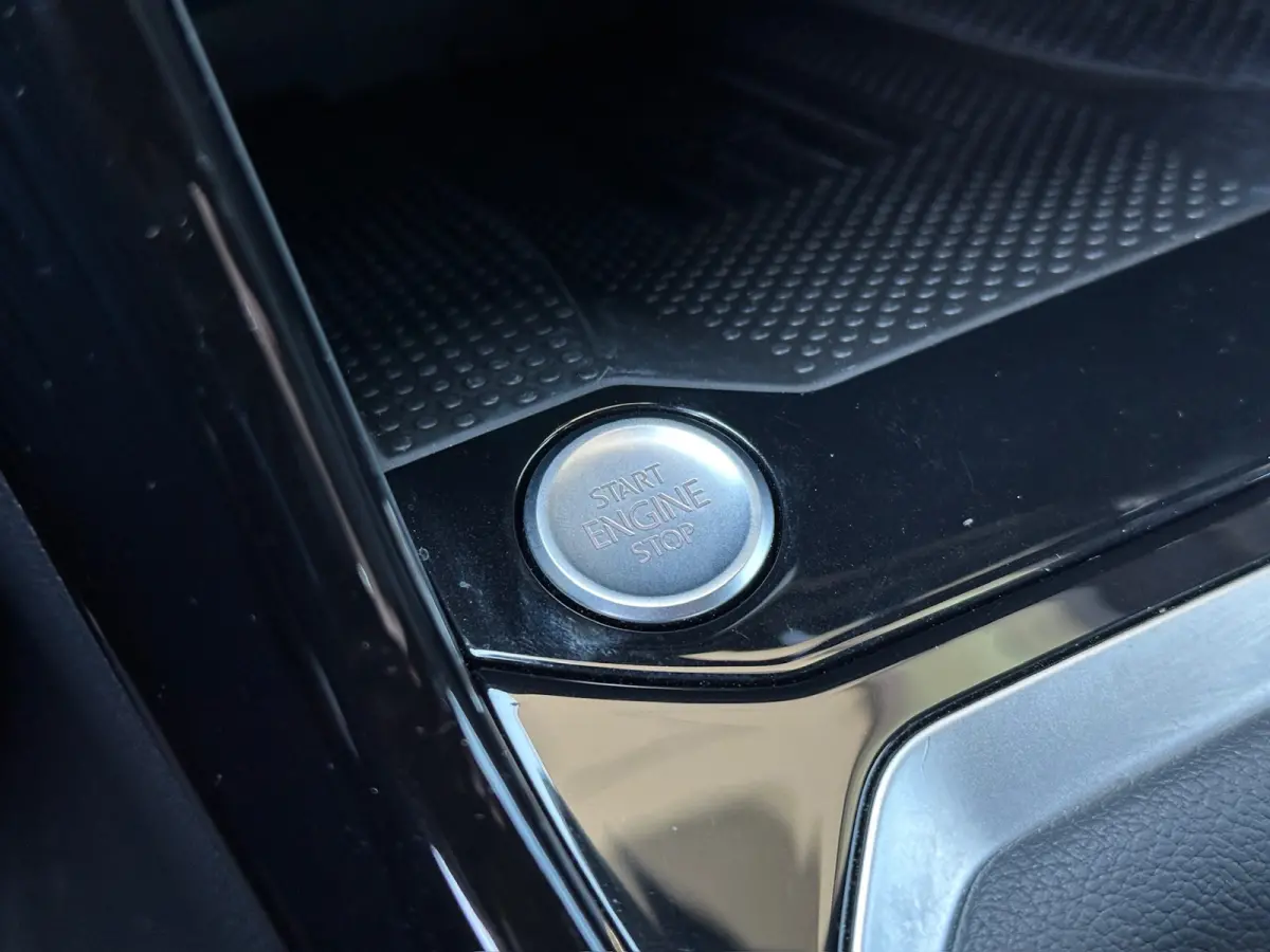 1.5 TSI 150pk DSG R-Line | Camera | Keyless | Elek. Achterklep | Dode hoek | Rijklaar incl. 1 jaar Bovag garantie