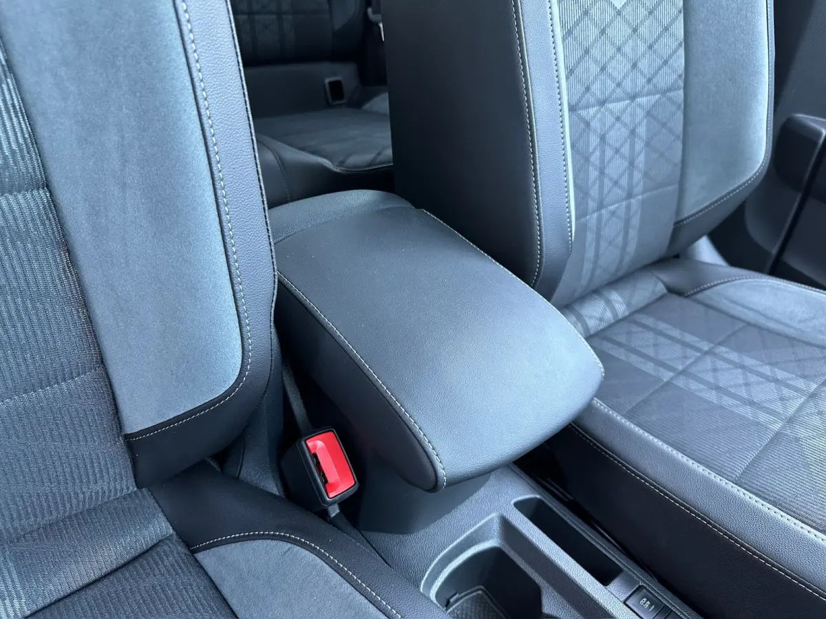 1.5 TSI 150pk DSG R-Line | Camera | Keyless | Elek. Achterklep | Dode hoek | Rijklaar incl. 1 jaar Bovag garantie