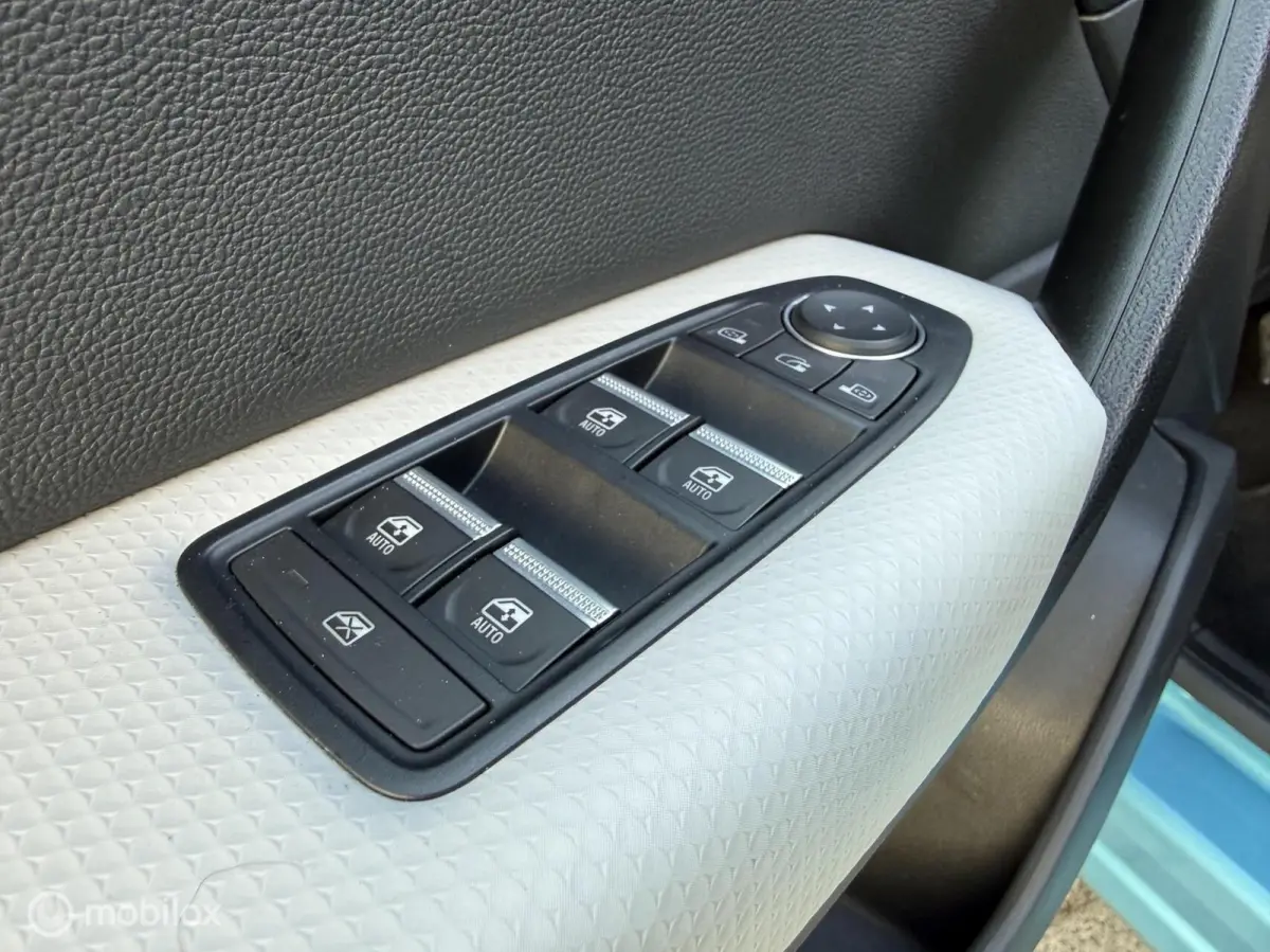 1.6 E-Tech Plug-in Hybrid 160 Intens Navi+/LED