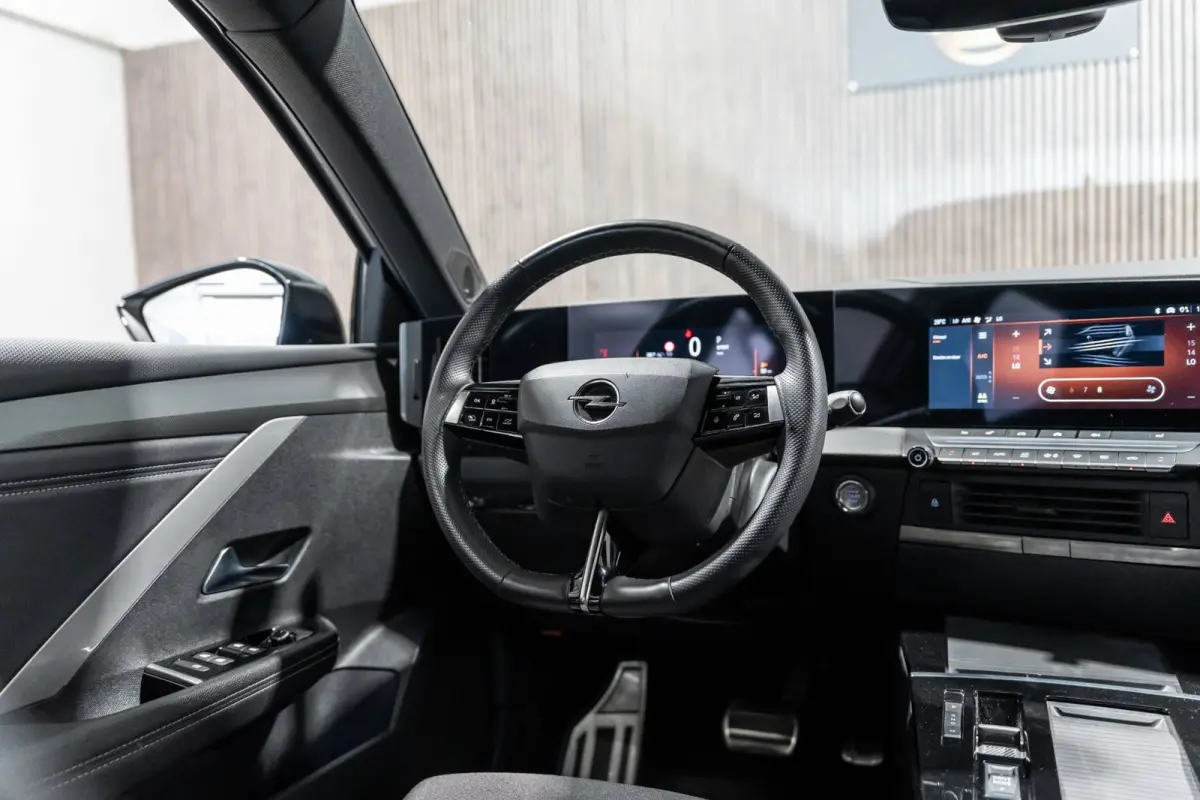 1.2 GS Line Automaat LED NAVI 360 CAMERA