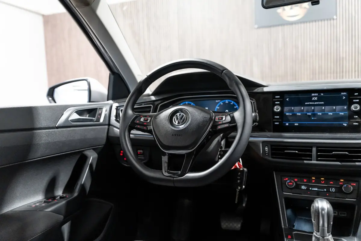 1.0 TSI R-line DSG NAVI CAMERA CRUISE