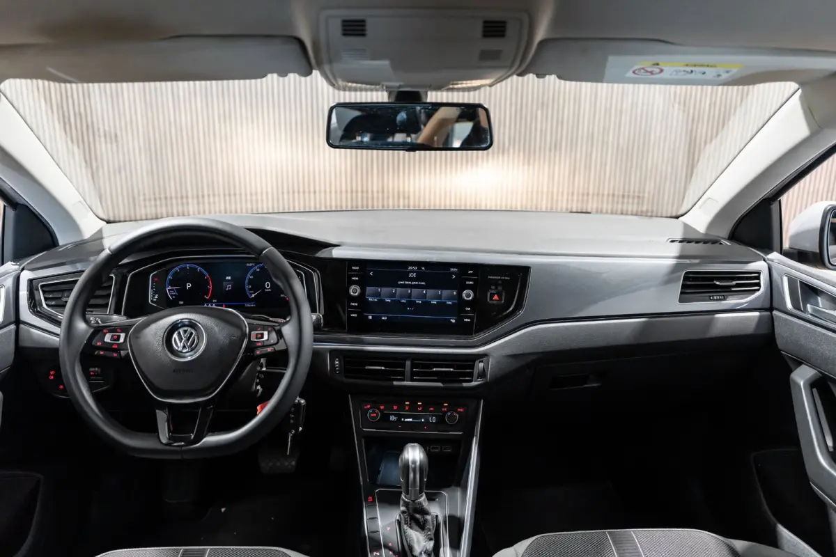 1.0 TSI R-line DSG NAVI CAMERA CRUISE