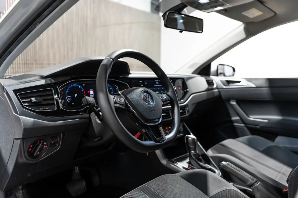 1.0 TSI R-line DSG NAVI CAMERA CRUISE
