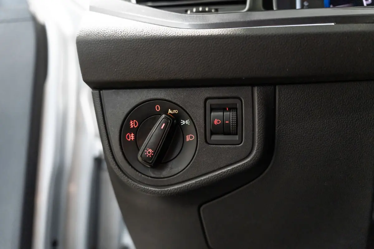 1.0 TSI R-line DSG NAVI CAMERA CRUISE